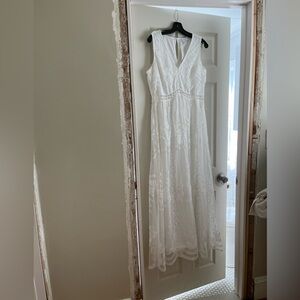 Women’s lace maxi dress